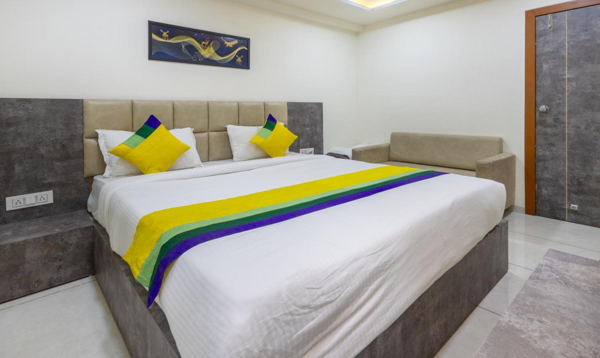 Itsy Hotels Signature, Nehru Nagar Ahmedabad Exterior photo